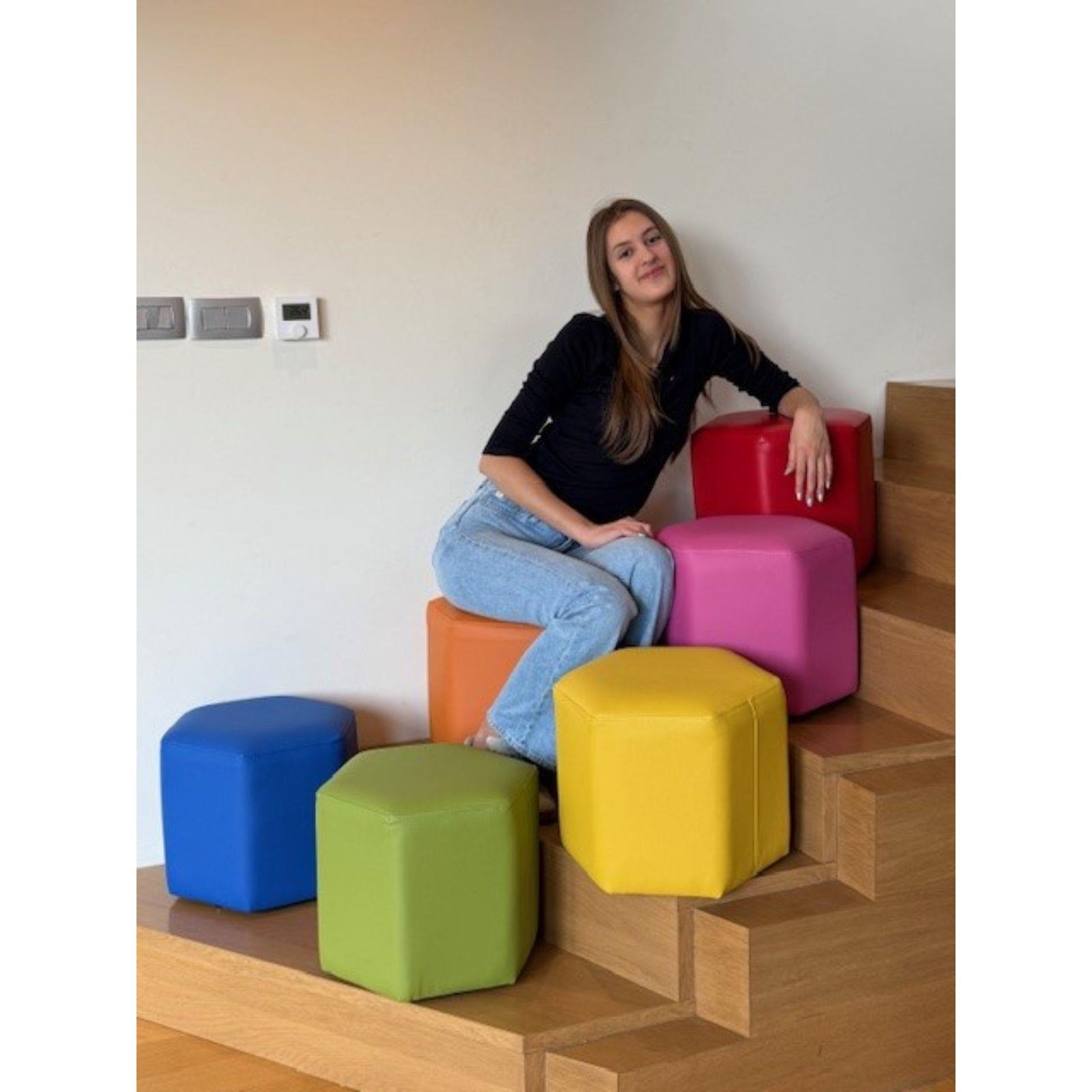 Šesterokutni tabure