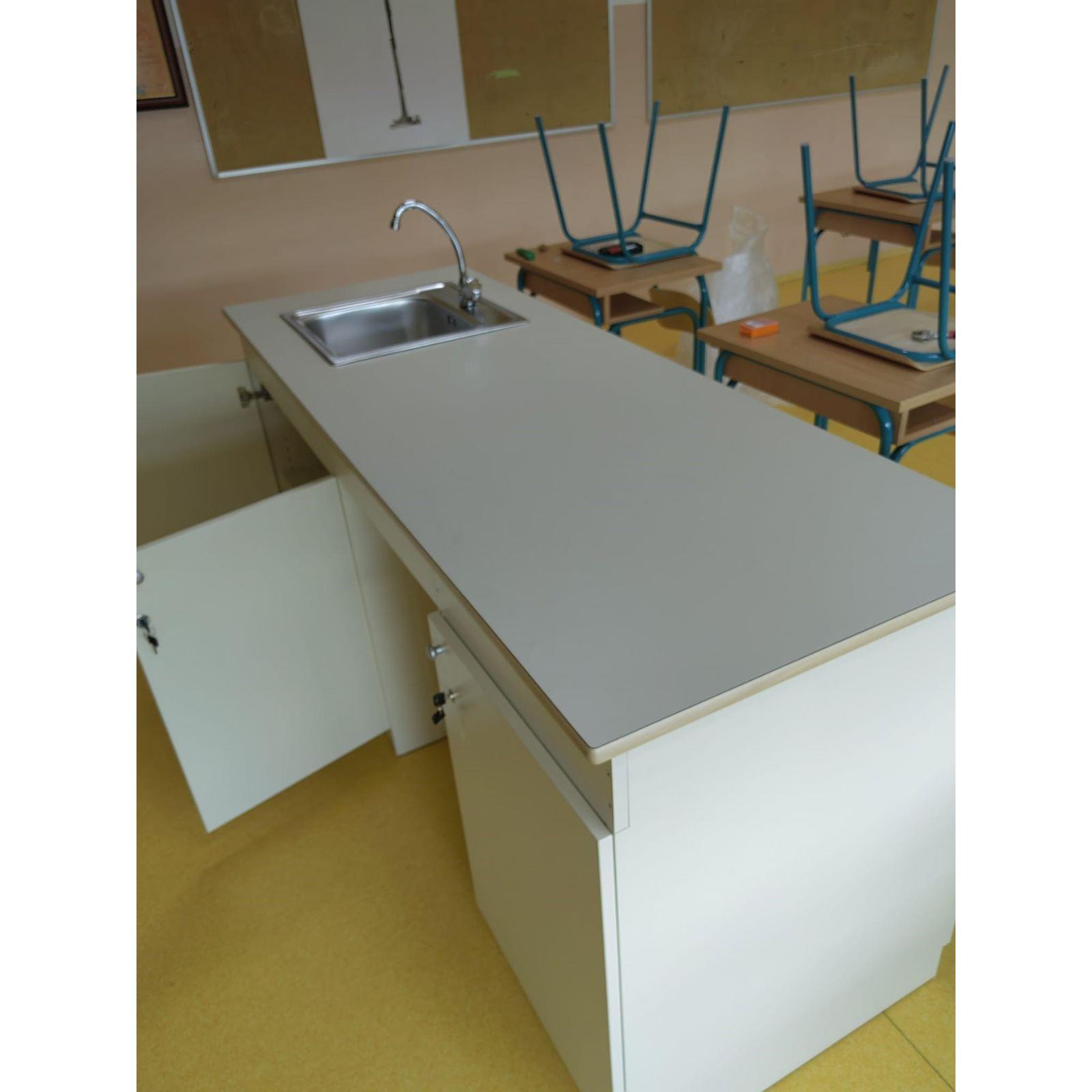 Stol za eksperimente