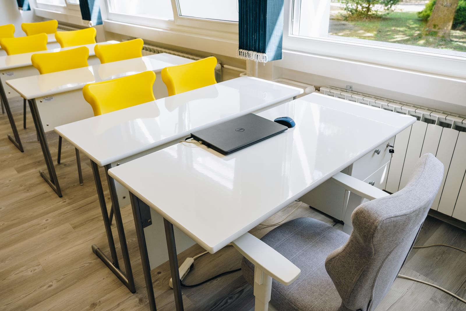 Ucenicki stol dvosjed Sofia