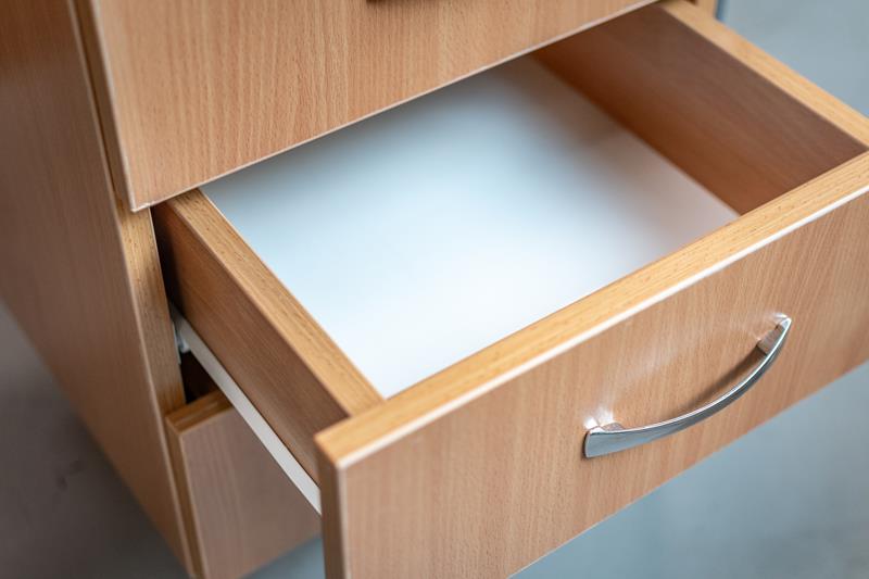 Ladice na katedri Juventa