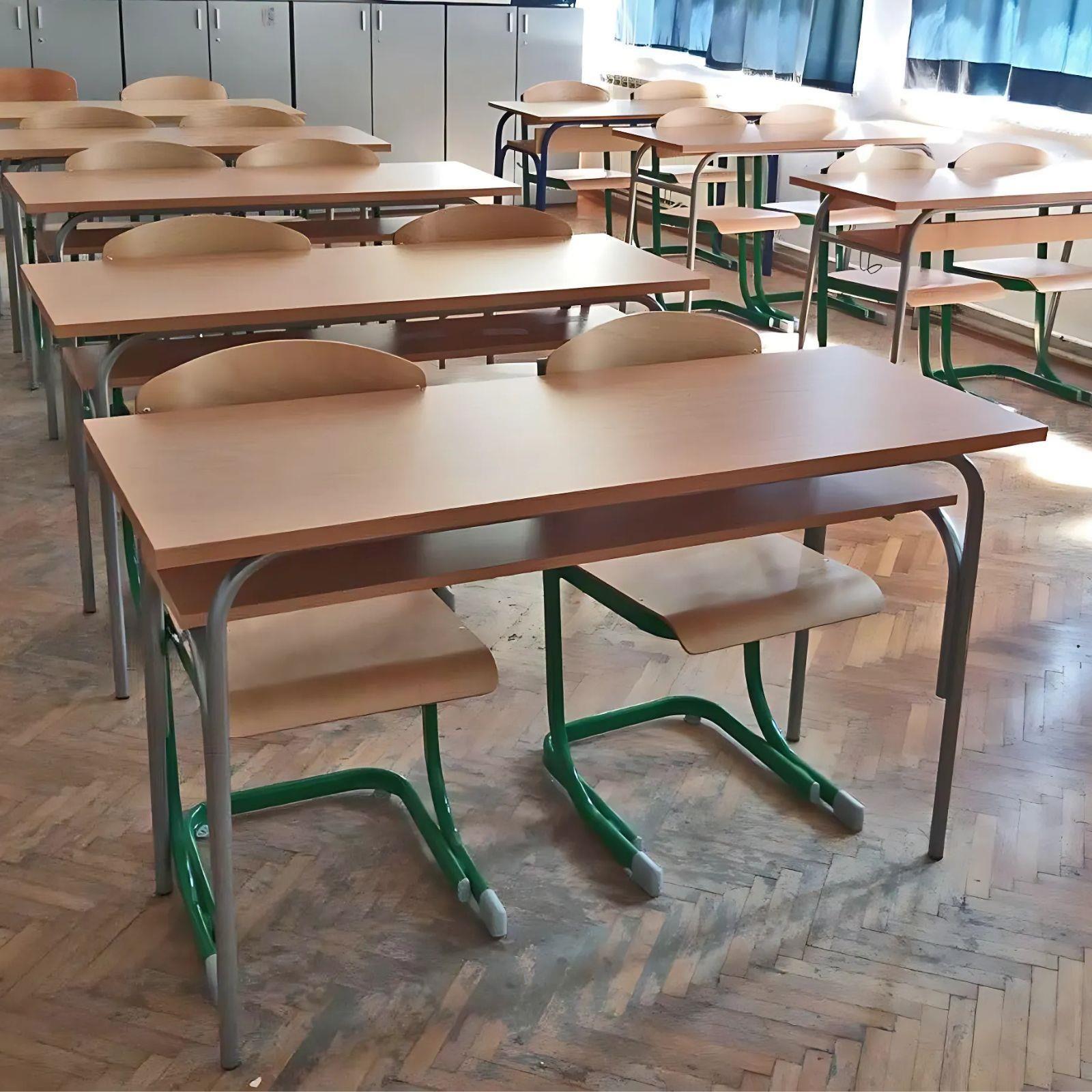 Juventa sa zelenom bojom metala