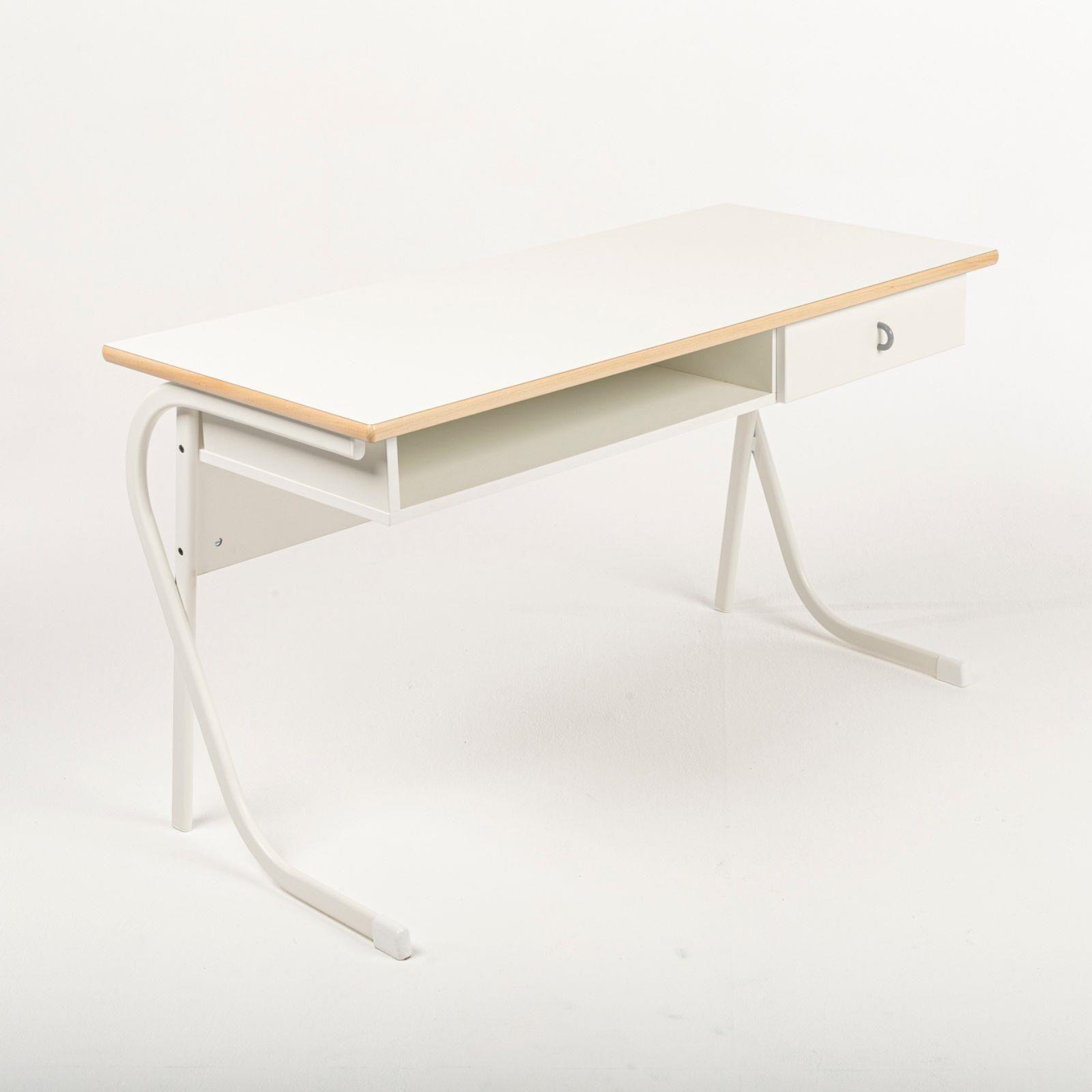 Katedra s ladicom i policom