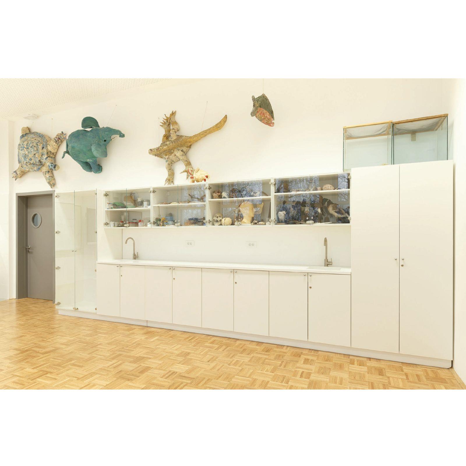 Laboratorijski namještaj u radnom prostoru