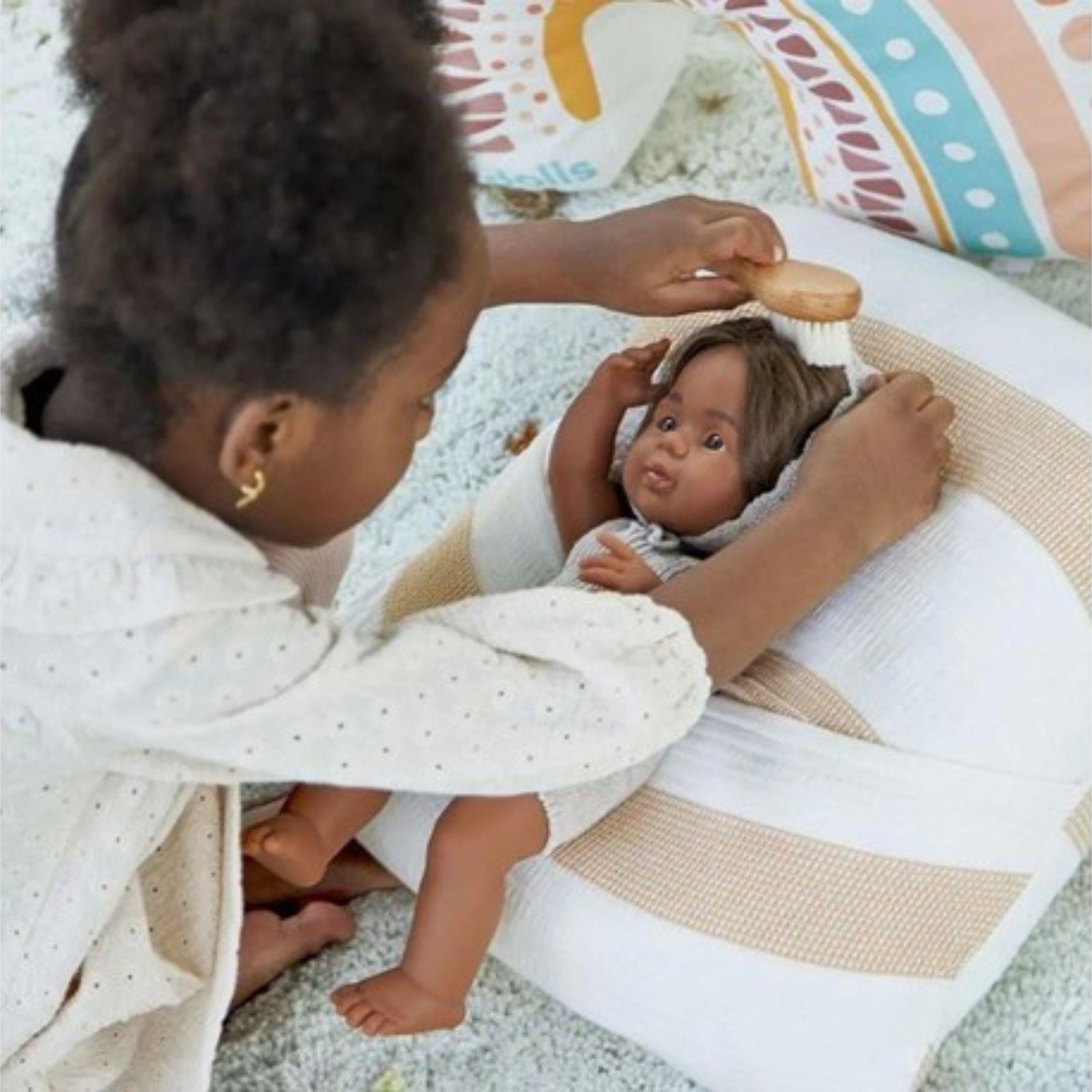 Lutka miješane rase s kosom djecak, 38 cm