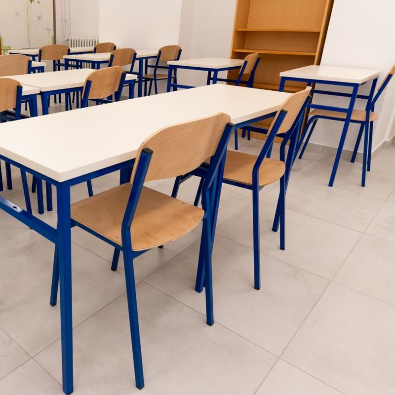 Plava boja metala na programu Novi Klasik