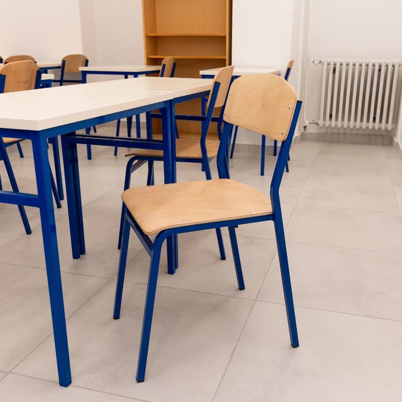 Program Novi Klasik školski stolac