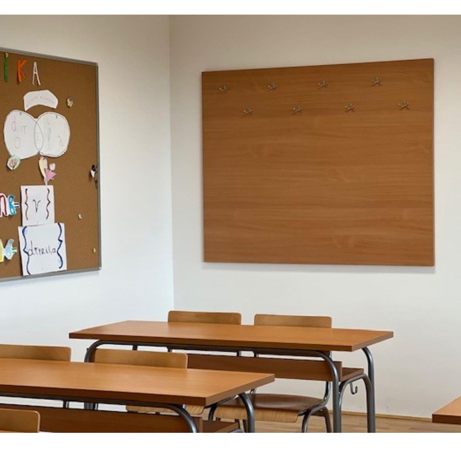 Velika zidna vješalica