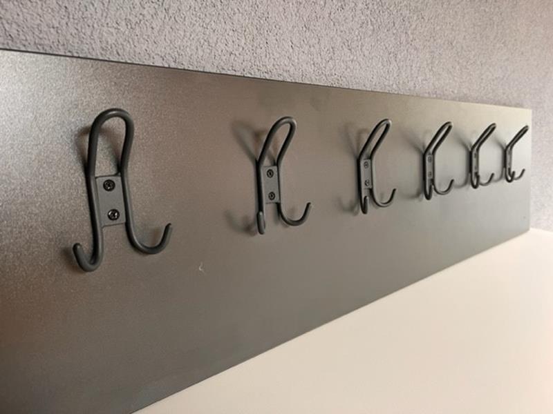 Jednostavna vješalica za zid